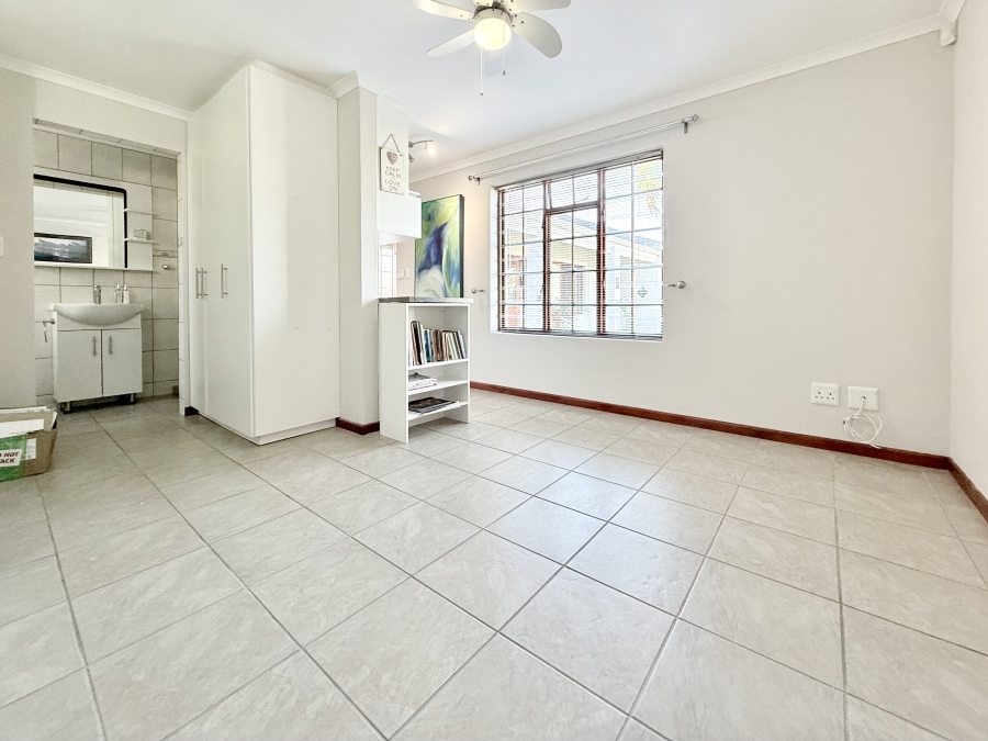 3 Bedroom Property for Sale in Sandbaai Western Cape